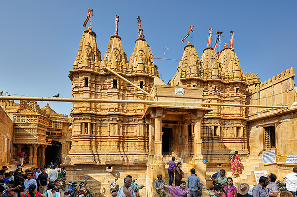outside Chandraprabhu Jain Temple