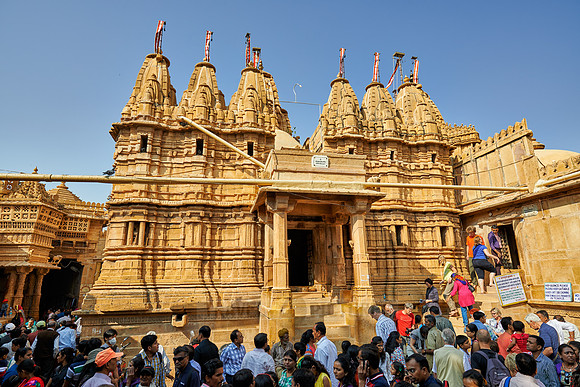 outside Chandraprabhu Jain Temple
