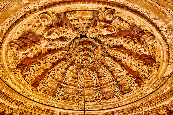inside Chandraprabhu Jain Temple