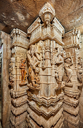 inside Chandraprabhu Jain Temple
