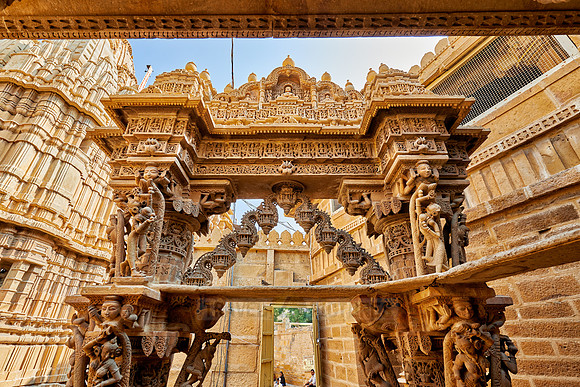 inside Chandraprabhu Jain Temple