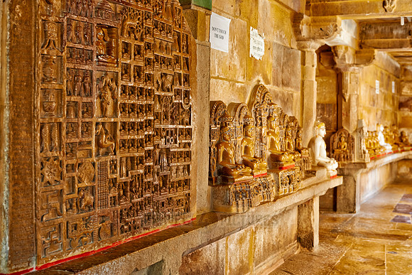 inside Chandraprabhu Jain Temple