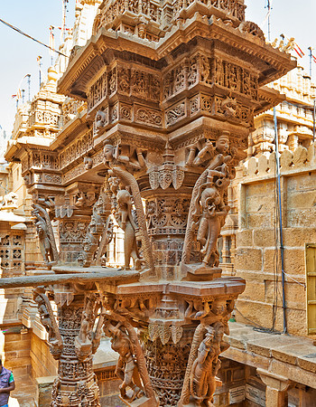 inside Chandraprabhu Jain Temple
