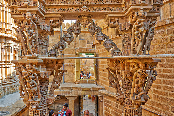 inside Chandraprabhu Jain Temple