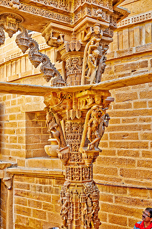 inside Chandraprabhu Jain Temple