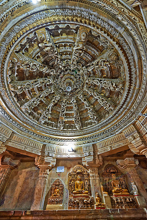 inside Chandraprabhu Jain Temple