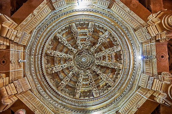 inside Chandraprabhu Jain Temple