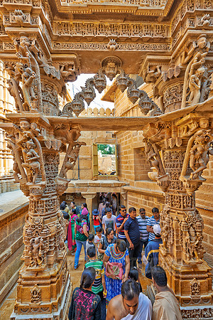 inside Chandraprabhu Jain Temple