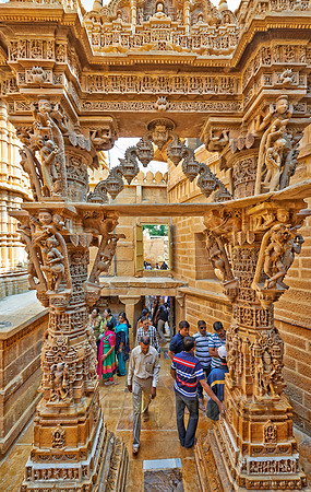 inside Chandraprabhu Jain Temple