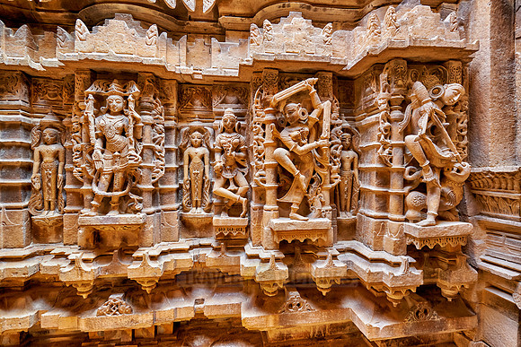 inside Chandraprabhu Jain Temple