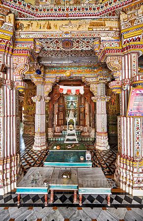 interior shot of Bhandasar Jain Temple