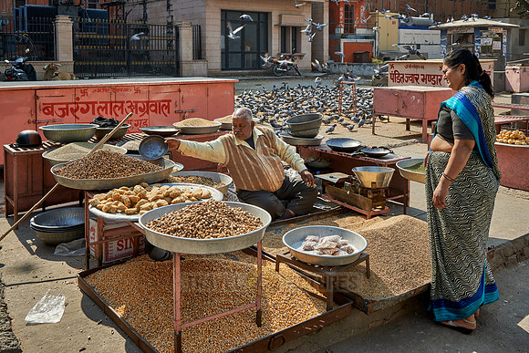 colorful streetlife with market stalls in Jaipur