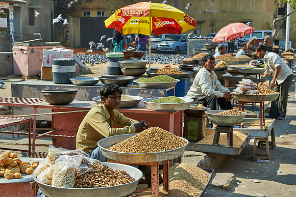 colorful streetlife with market stalls in Jaipur