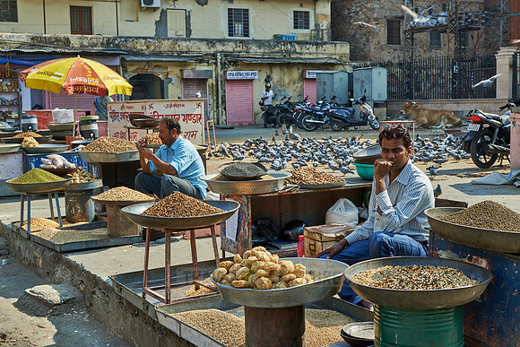 colorful streetlife with market stalls in Jaipur