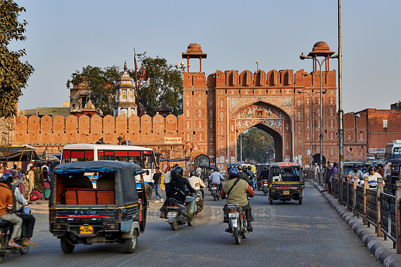 city gate Chandpol Darwaza