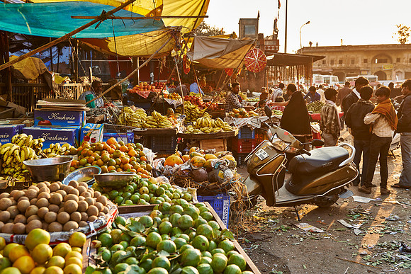 colorful streetlife with market stalls in Jaipur