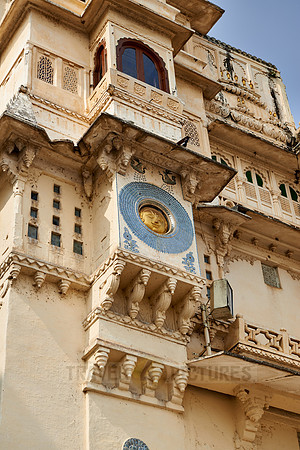 Mewad kingdom mask, Sun god plaque on the City Palace