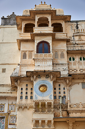 Mewad kingdom mask, Sun god plaque on the City Palace