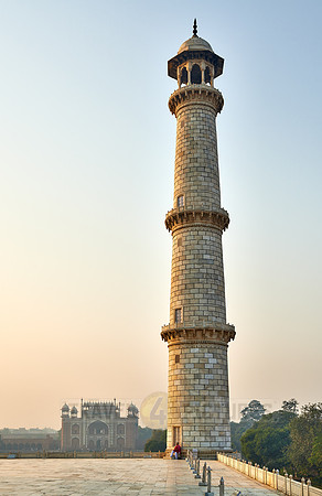 minaret of Taj Mahal