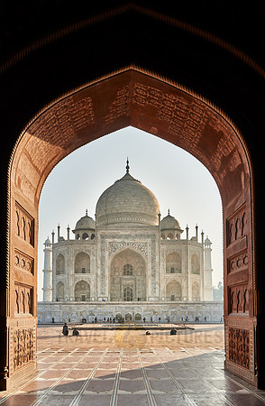 view from mosque to Taj Mahal