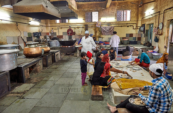 kitchen in Shish Ganj Gurudwara Sikh Temple