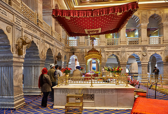 Shish Ganj Gurudwara Sikh Temple in Old Delhi