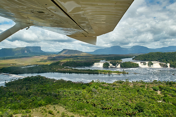 lagoon of Canaima from aircraft