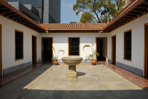 inner courtyard of Casa Natal del Libertador