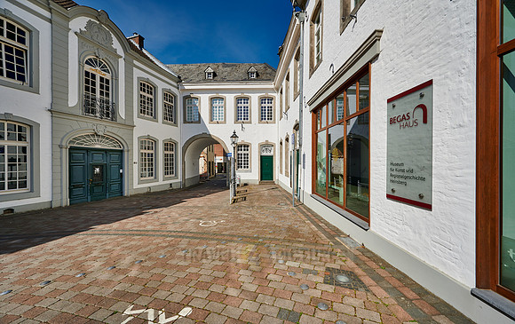 outside view of museum "Begas Haus"