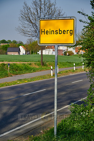 city sign of Heinsberg   Ortsschild von Heinsberg