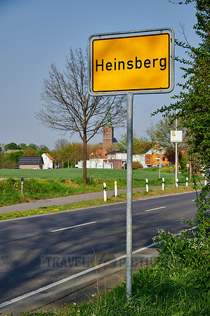 city sign of Heinsberg   Ortsschild von Heinsberg