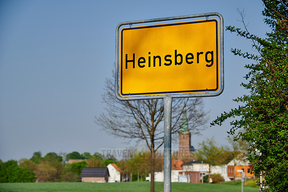 city sign of Heinsberg   Ortsschild von Heinsberg