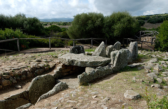 Giant Tomb Li Lolghi