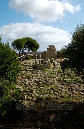 Giant Tomb Li Lolghi
