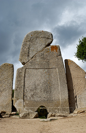 Giant Tomb Li Lolghi