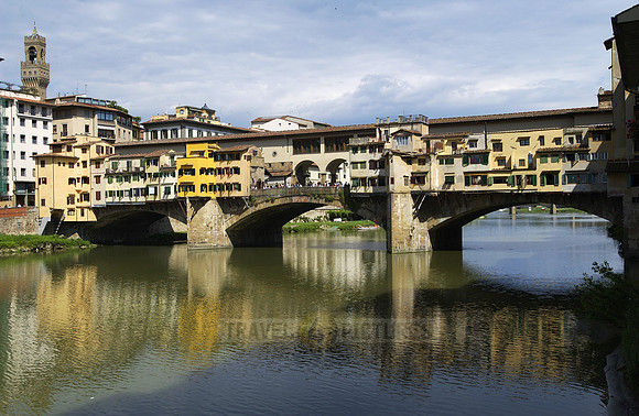 Ponte Vecchio bridge over the Arno river