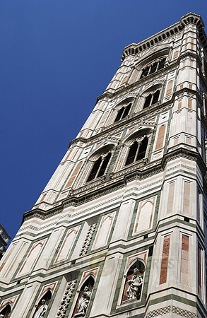 Marble facade of the famous Santa Maria del Fiore church