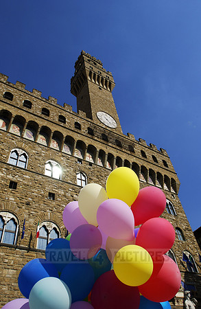 colorful balloons in front of the Palazzo Vecchio