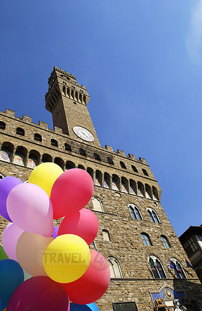 colorful balloons in front of the Palazzo Vecchio
