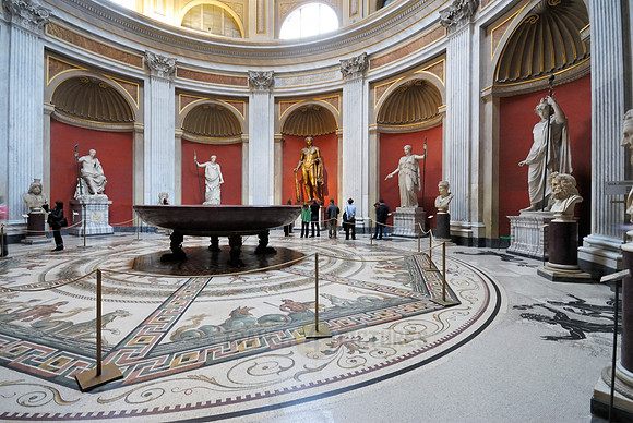round hall at Museo Pio Clementino, Sala Rotonda