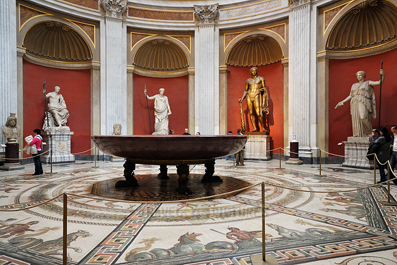 round hall at Museo Pio Clementino, Sala Rotonda