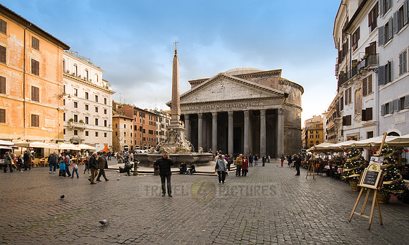 Pantheon and obelisk in front