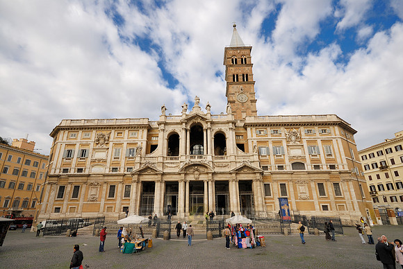 outside view of Basilica di Santa Maria Maggiore