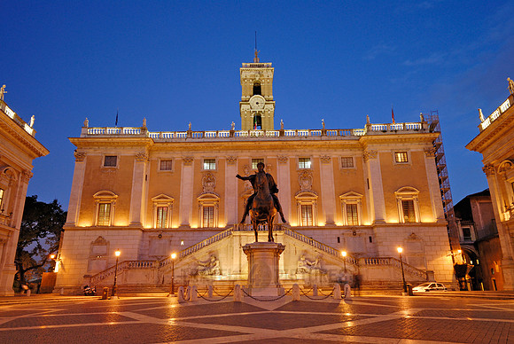 night shot with illuminated Capitoline hill