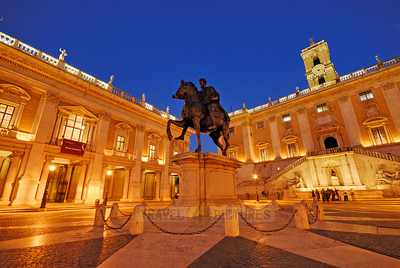 night shot with illuminated Capitoline hill