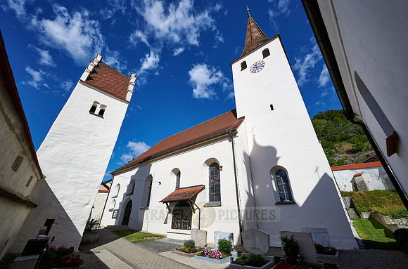 church and castle Kinding