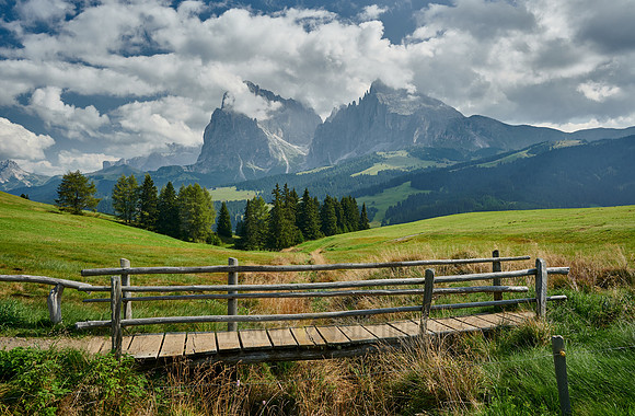 Alpe di Siusi with view on Plattkofel, Langkofel and Sella group