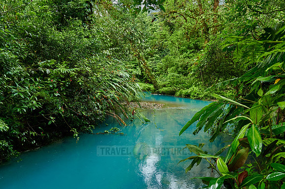 blue river Rio Celeste