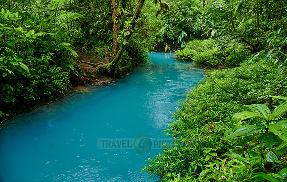 blue river Rio Celeste