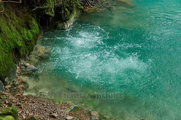 bubbling hot springs at blue river Rio Celeste
